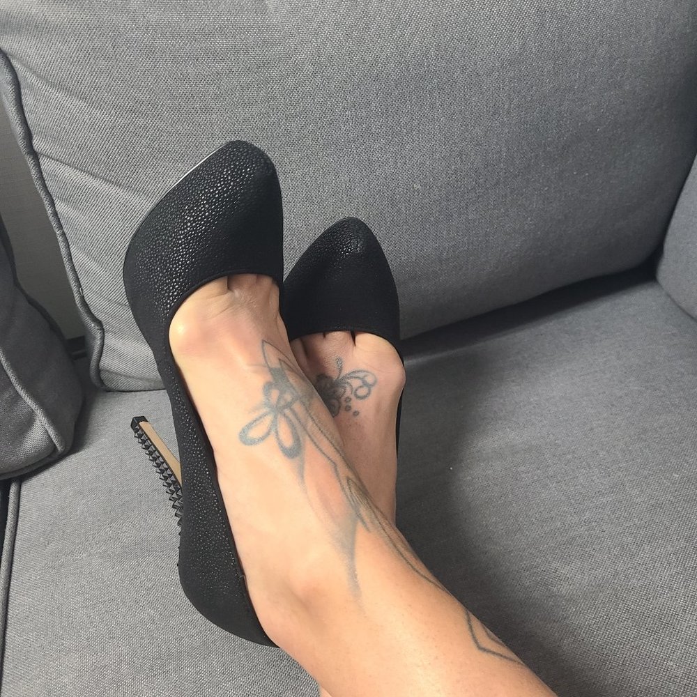 INC. International concepts textured black heels
